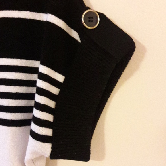 Roz & Ali Black-White Sweater - Picture 2 of 7